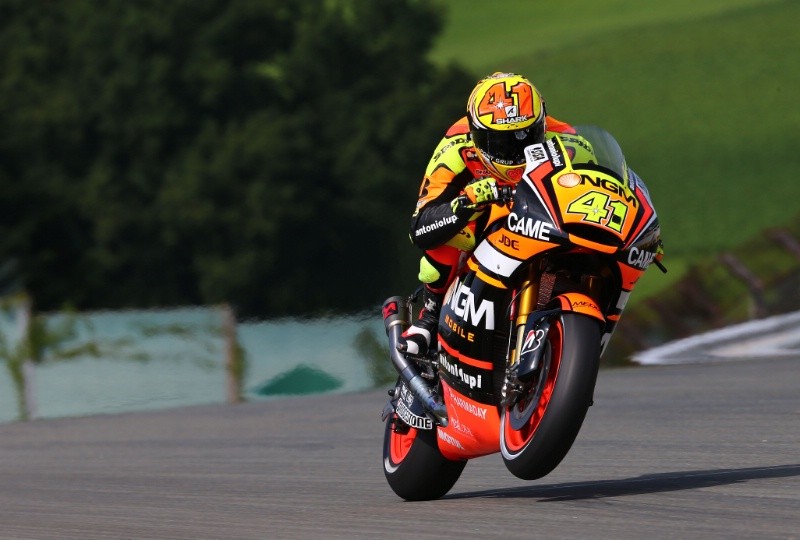 Варианты продолжения карьеры Алейша Эспаргаро в сезоне MotoGP 2015