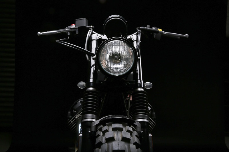 Cкрэмблер Moto Guzzi V7 Stone