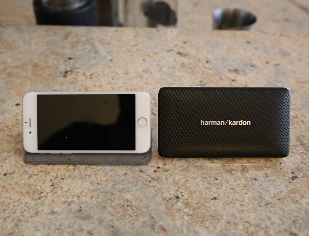 Harman Kardon Esquire Mini - портативный динамик для iPhone, iPad и других гаджетов