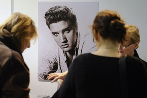 В Лондоне открывается крупнейшая выставка, посвященная Элвису Пресли