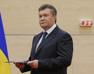 Янукович рассказал российским СМИ, как остановить войну на Донбассе