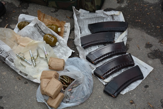 В центре Николаева задержан мужчина с гранатами и магазинами к автомату Калашникова – МВД (фото)