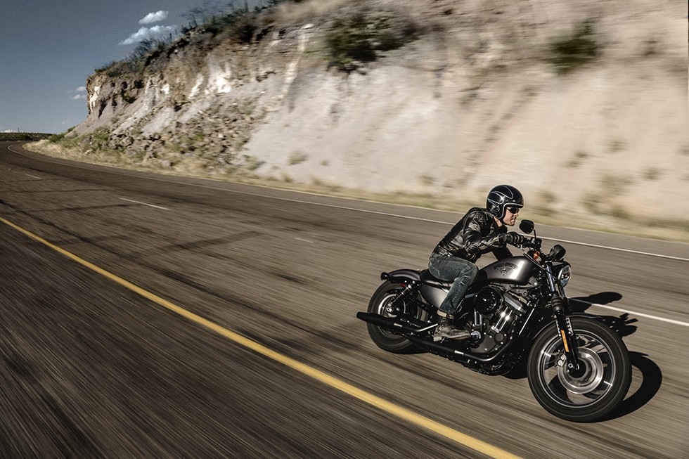 Мотоцикл Harley-Davidson Iron 883 2016 с модернизированной подвеской