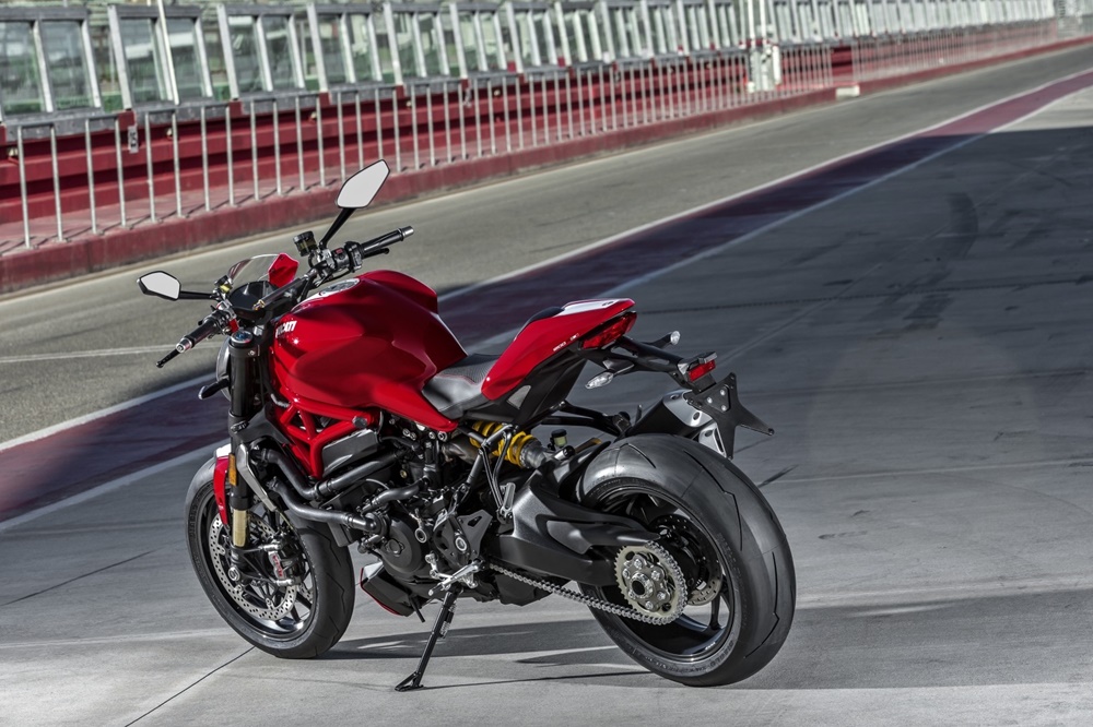 Новый мотоцикл Ducati Monster 1200R 2016 (видео)