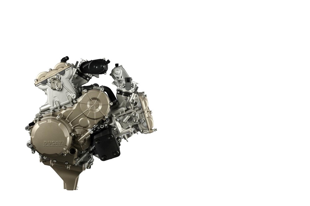 Клаудио Доменикали опроверг разработку 4-цилиндрового двигателя для супербайка