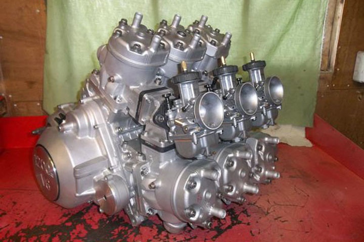 Стэн Стивенс: 1200-кубовый 2-тактный мотор V6