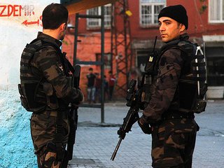 Подозреваемый в организации атаки в Париже задержан в отеле Антальи