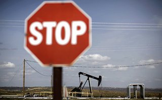 Цена нефти марки Brent опустилась ниже 38 долларов за баррель